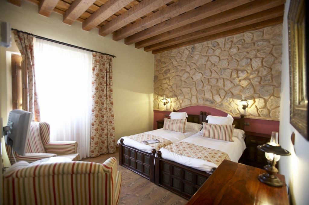 Ibersol La Casona De Andrea Hotel Tiedra ภายนอก รูปภาพ