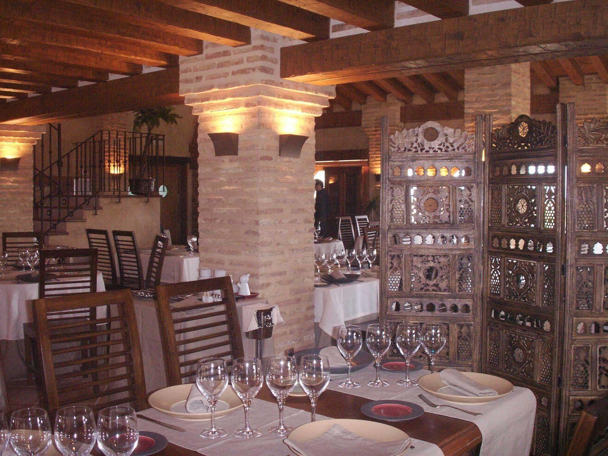 Ibersol La Casona De Andrea Hotel Tiedra ร้านอาหาร รูปภาพ