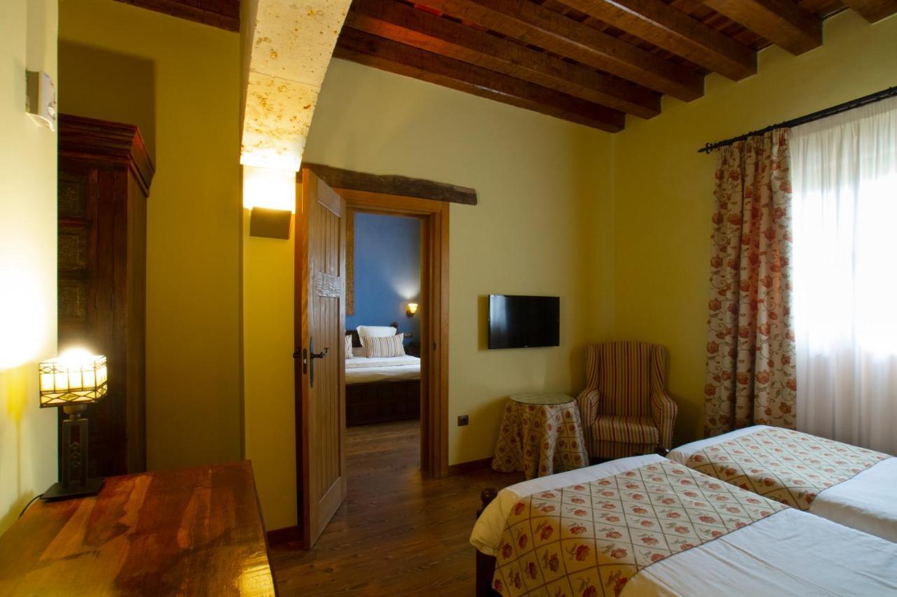 Ibersol La Casona De Andrea Hotel Tiedra ภายนอก รูปภาพ