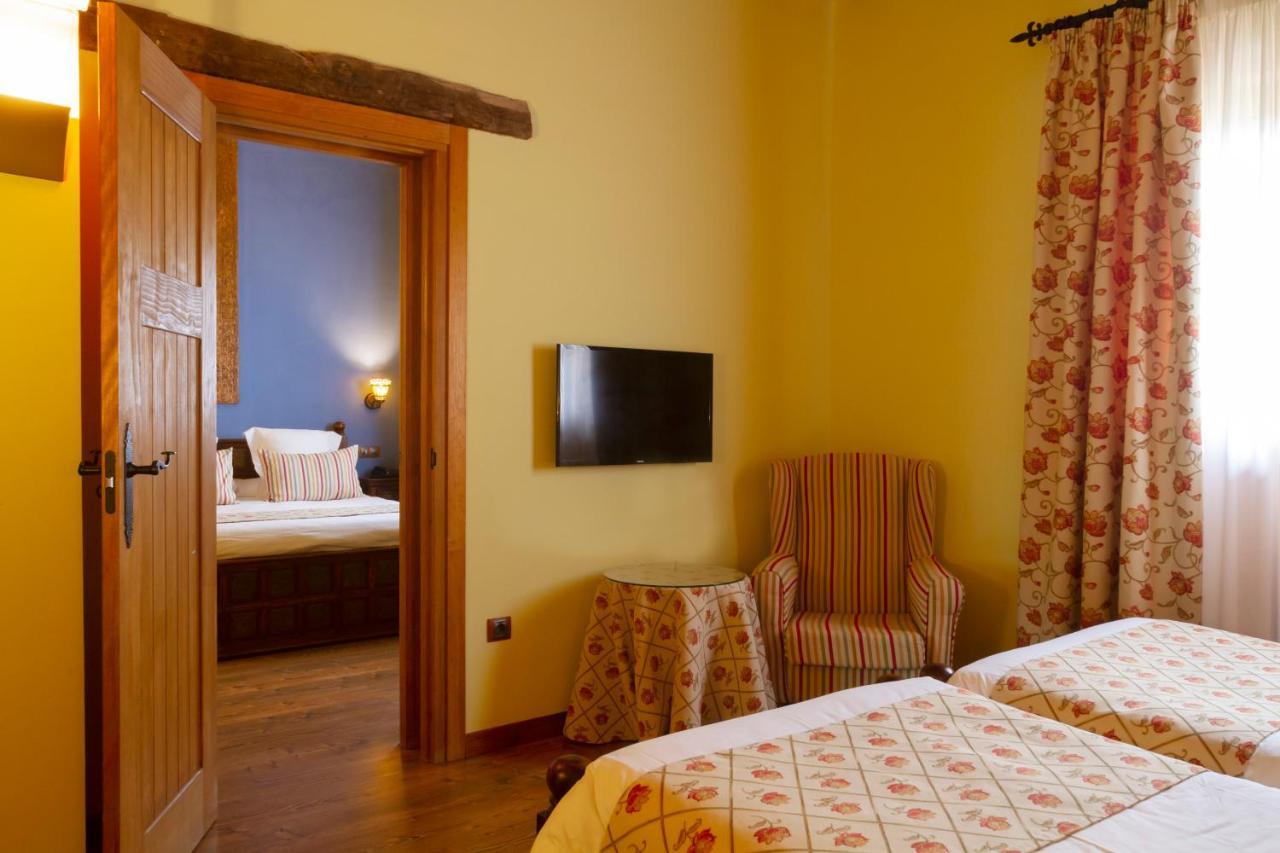 Ibersol La Casona De Andrea Hotel Tiedra ภายนอก รูปภาพ