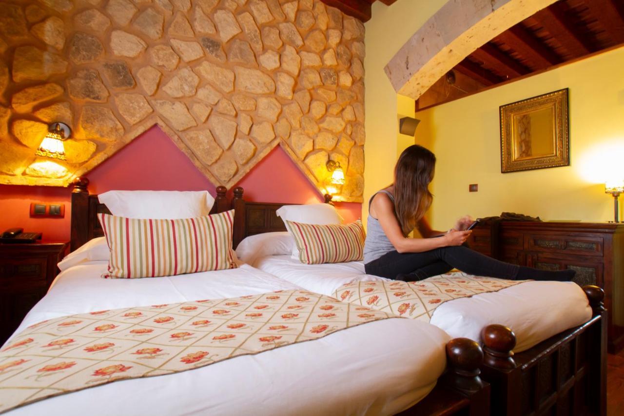 Ibersol La Casona De Andrea Hotel Tiedra ภายนอก รูปภาพ